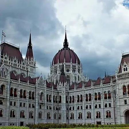 12# Sunflower Cozy * Budapest