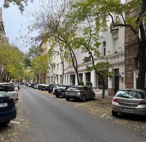 12# Sunflower Cozy Budapest